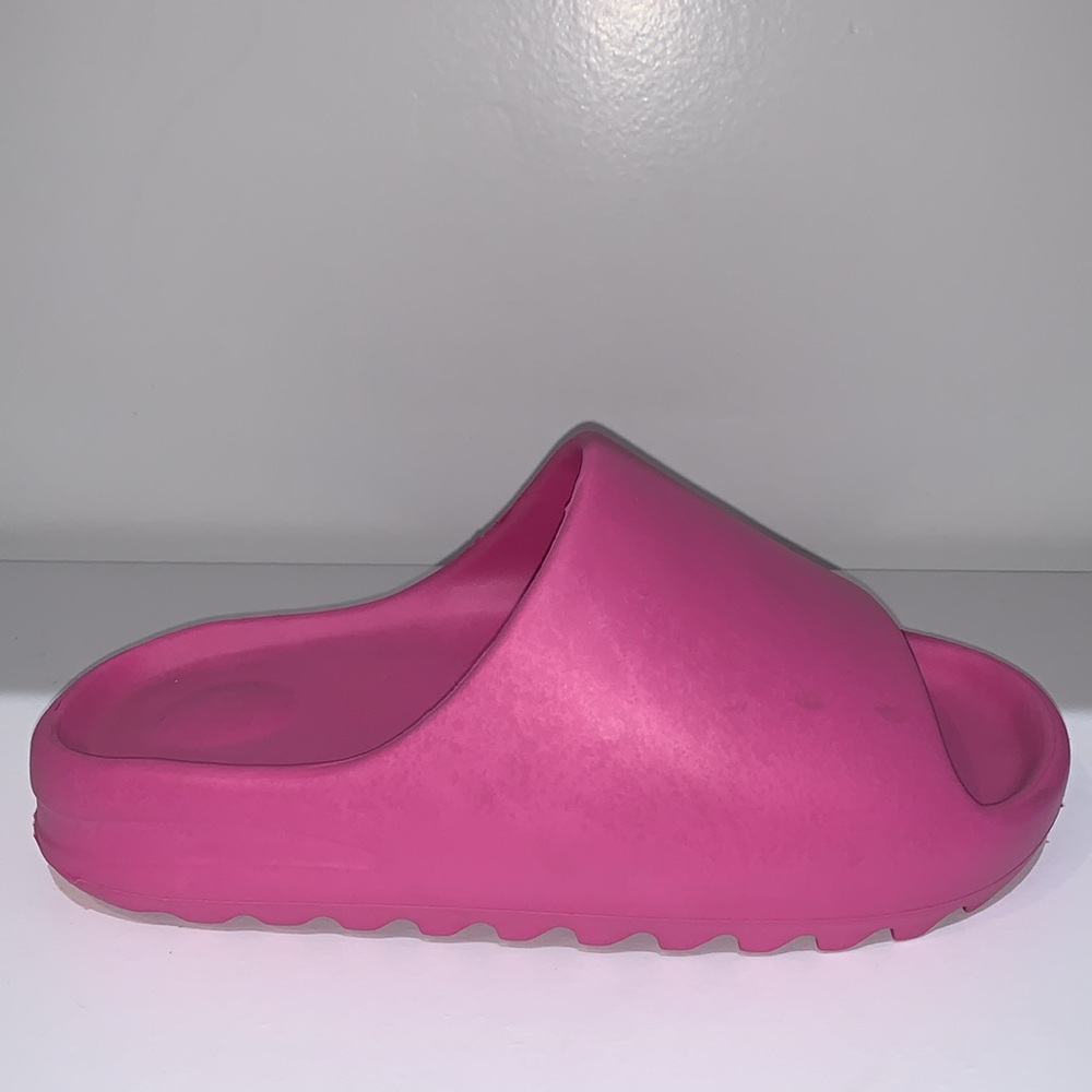 FUCHSIA SLIDES - Picture 3 of 4